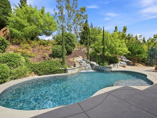 400 Listowe Dr, Folsom, CA 95630