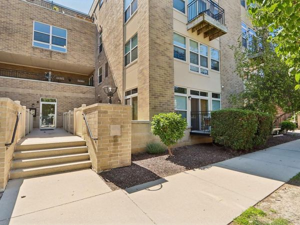 1550 N Warren AVENUE, Unit 113, Milwaukee, WI 53202