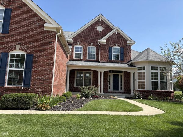 2801 Newbury Court , Zionsville, IN 46077