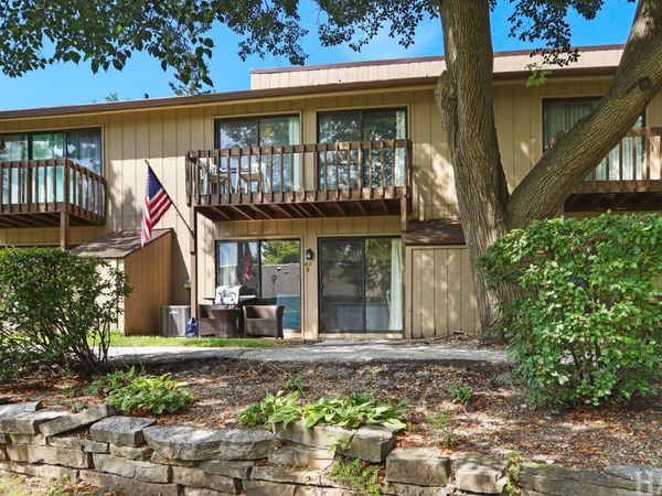 40 Bermuda Colony, Unit 2, Fox Lake, IL 60020