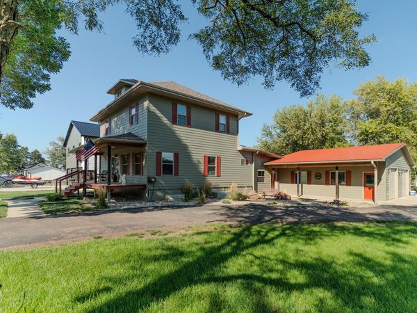  402 N Henry St, Tripp, SD 57376