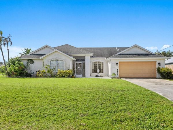 2962 SE BELLA Road, Port St. Lucie, FL 34984