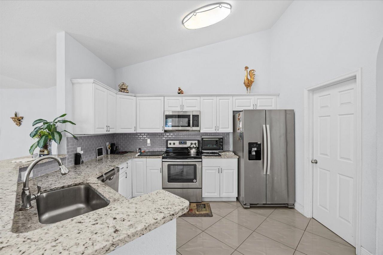 2962 SE Bella Road, Port Saint Lucie, FL 34984 Photo