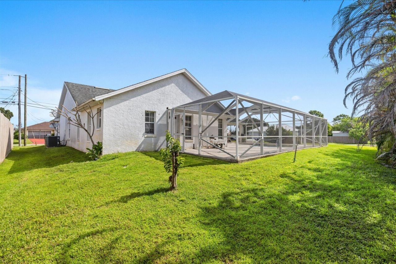 2962 SE Bella Road, Port Saint Lucie, FL 34984 Photo