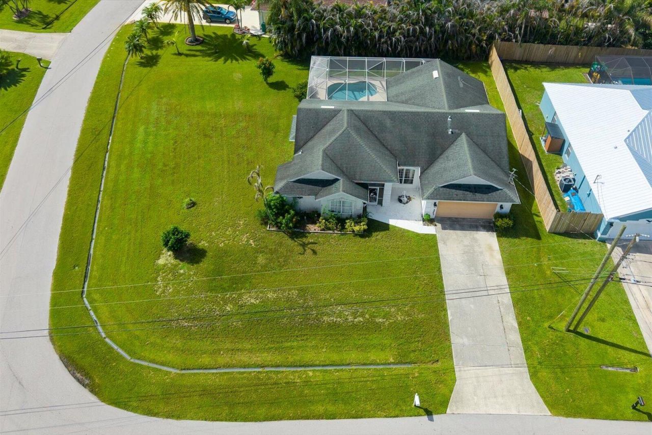 2962 SE Bella Road, Port Saint Lucie, FL 34984 Photo