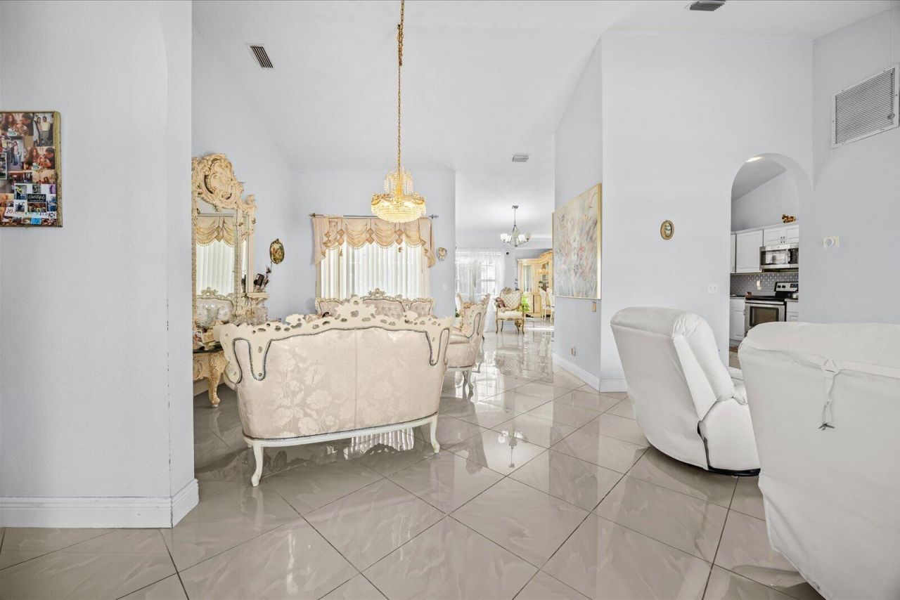 2962 SE Bella Road, Port Saint Lucie, FL 34984 Photo