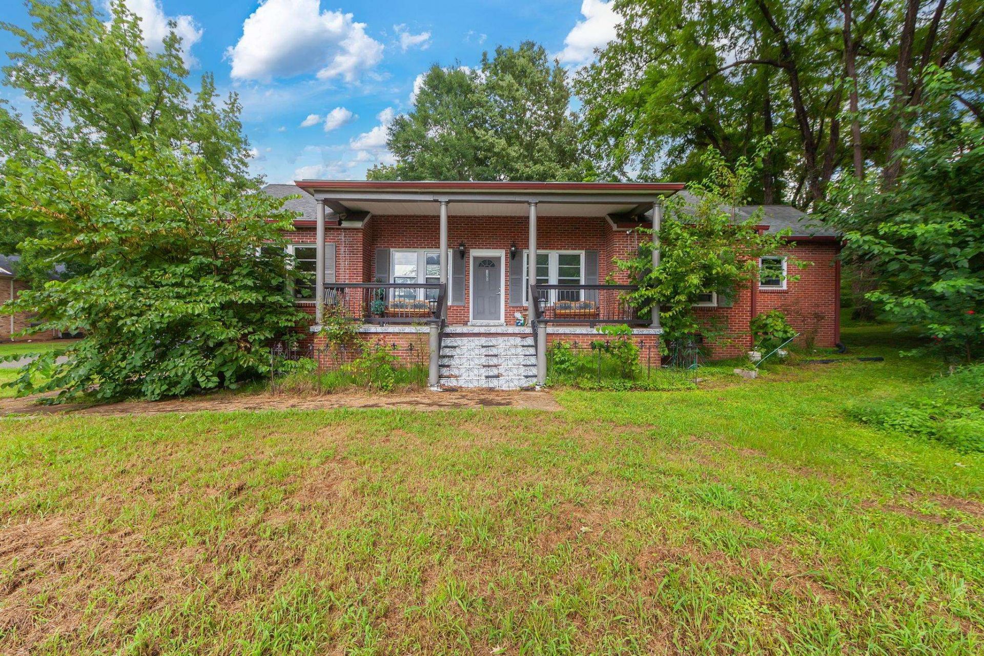 1305 Hollywood Dr, Jackson, TN 38301 Main Photo