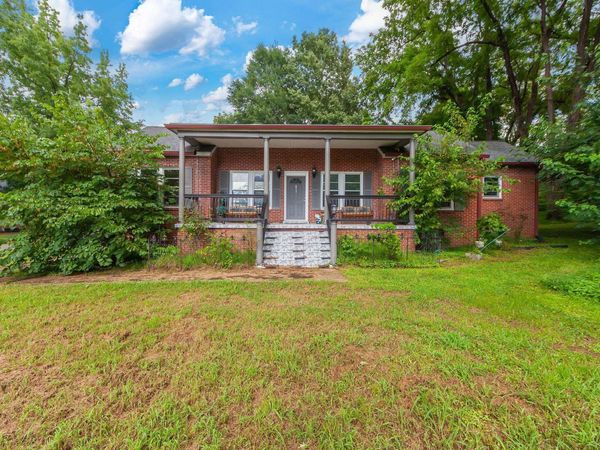 1305 HOLLYWOOD DR, Jackson, TN 38301