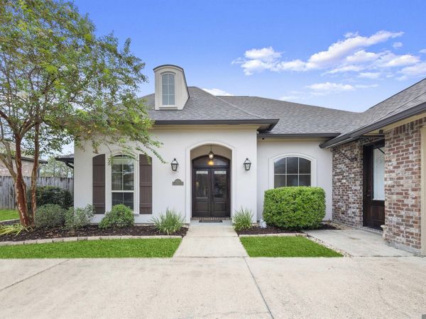 18379 Hidden Ridge Ct, Prairieville, LA 70769