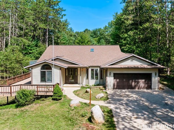 6572 Haines Lane, West Olive, MI 49460