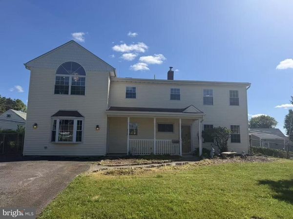 103 HOLLY DRIVE, LEVITTOWN, PA 19055