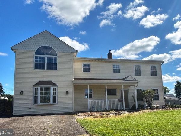 103 HOLLY DRIVE, LEVITTOWN, PA 19055