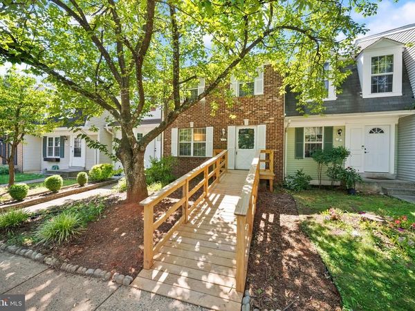 10 REDLIN, STERLING, VA 20165