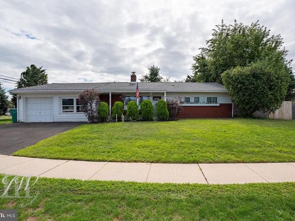 35 SPIRAL LANE, LEVITTOWN, PA 19055