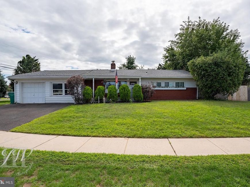 35 Spiral Lane, Levittown, PA 19055 Main Photo