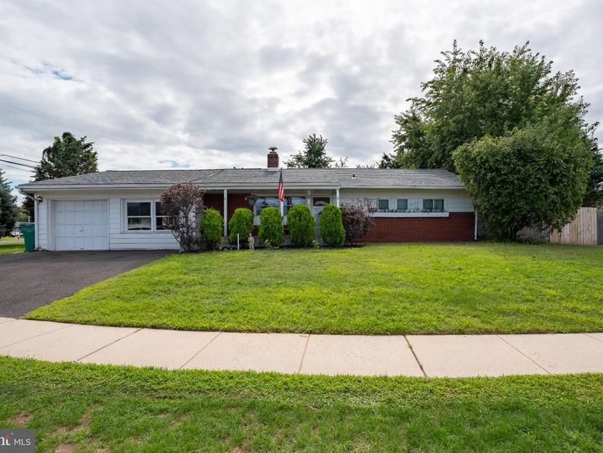 35 Spiral Lane, Levittown, PA 19055 Main Photo