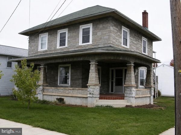 112 N STRAWBERRY STREET , FREDERICKSBURG, PA 17026