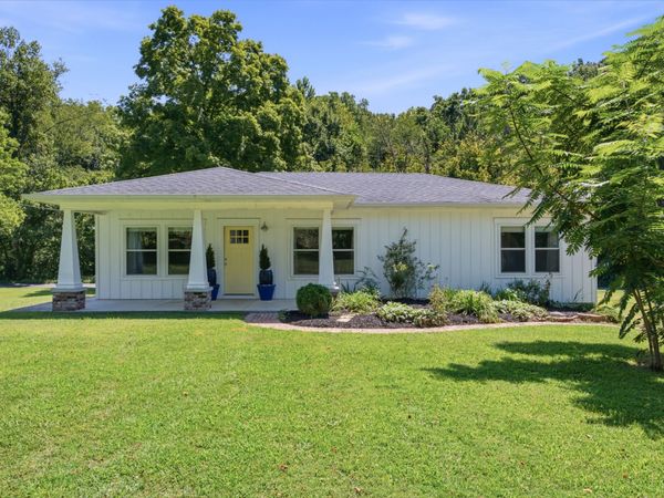 1389 Louisville Hwy , Goodlettsville, TN 37072