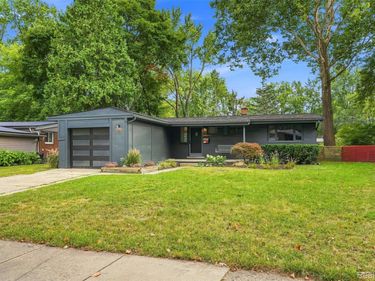 1011 Brooklawn Drive, Troy, Mi 48084