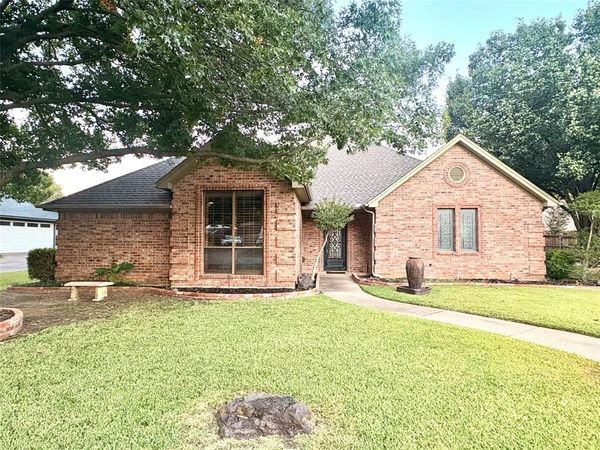 990 Oak Ridge Drive, Keller, TX 76248