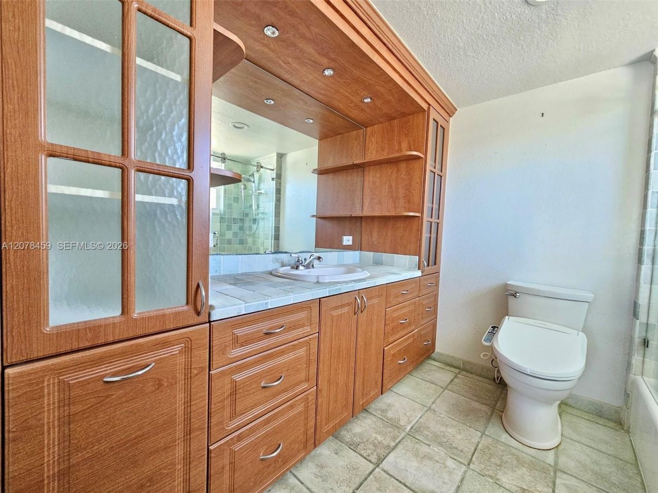 427 Golden Isles Dr, Unit 16E, Hallandale Beach, FL 33009 Photo