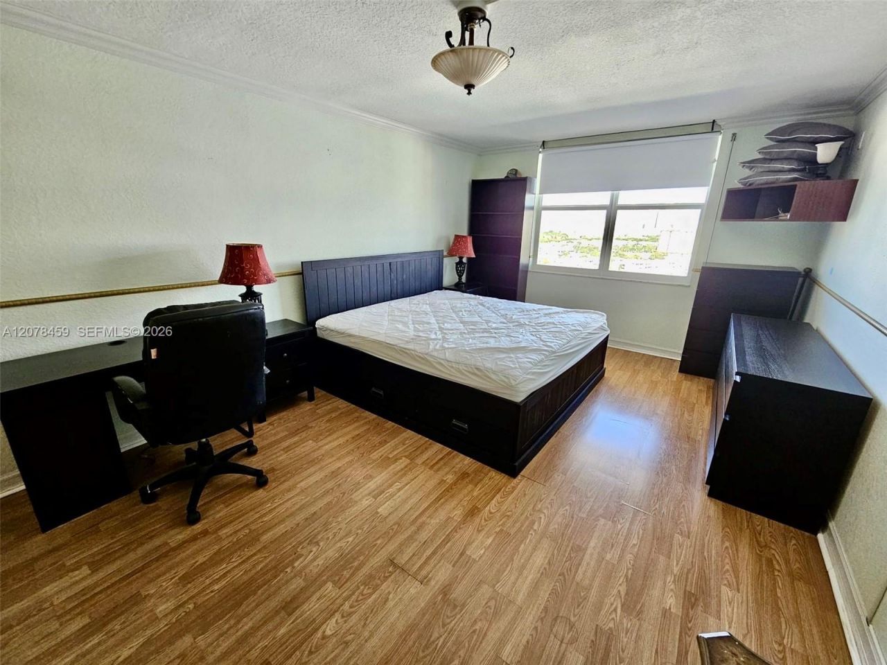 427 Golden Isles Dr, Unit 16E, Hallandale Beach, FL 33009 Photo