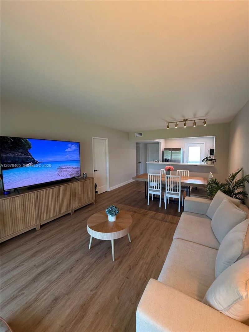 5200 Washington St , Unit 207, Hollywood, FL 33021 Photo