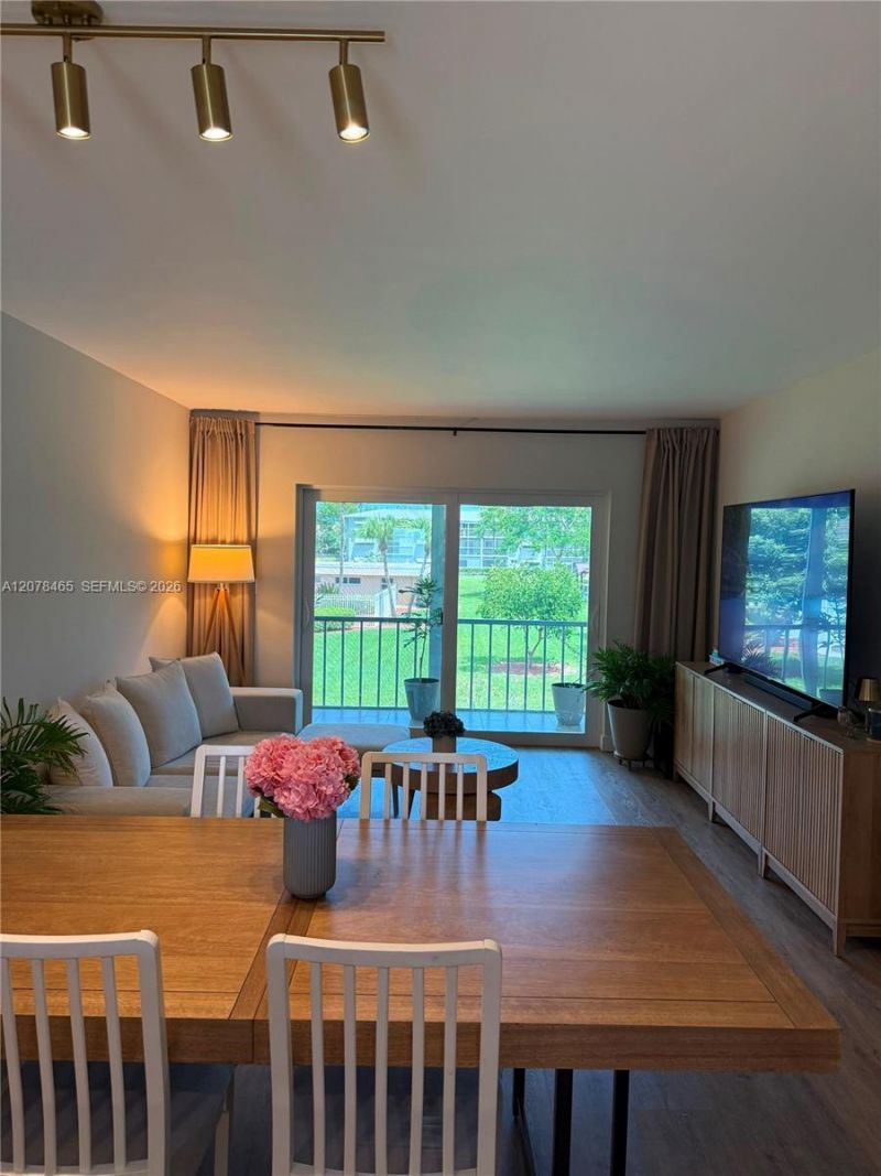 5200 Washington St , Unit 207, Hollywood, FL 33021 Photo