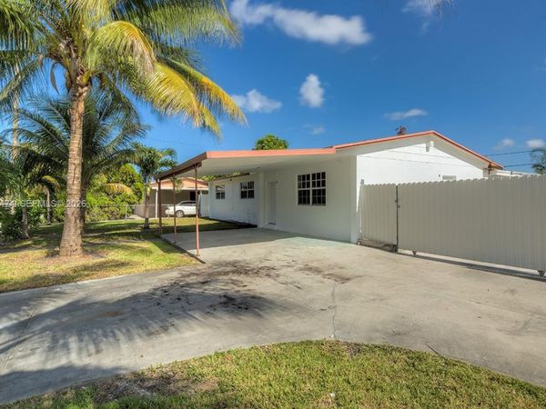 160 NW 199th St , Unit 1, Miami Gardens, FL 33169