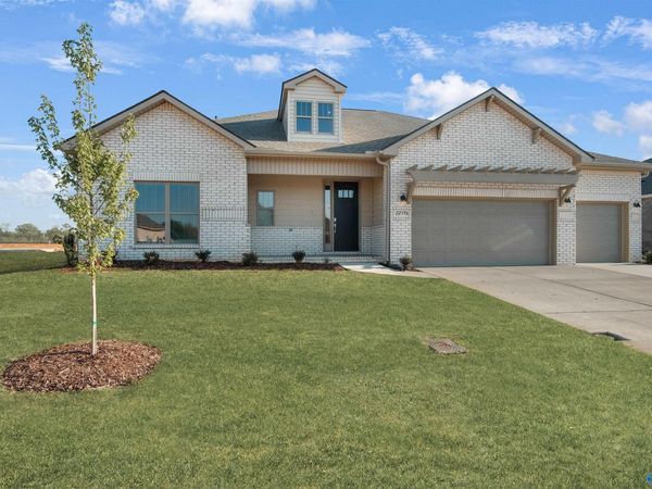 22550 Donahue Drive, Athens, AL 35613