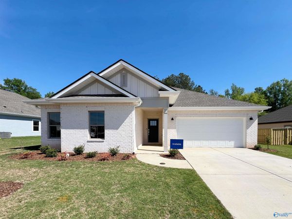 7220 Maple Creek Drive SE, Owens Cross Roads, AL 35763