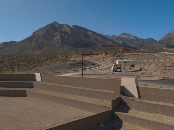 2 Western Skyline Drive , Las Vegas, NV 89138