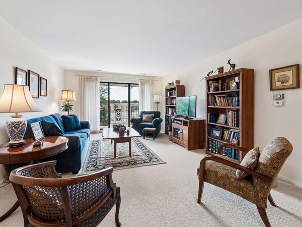 5200 Oakton Street, Unit 408, Skokie, IL 60077