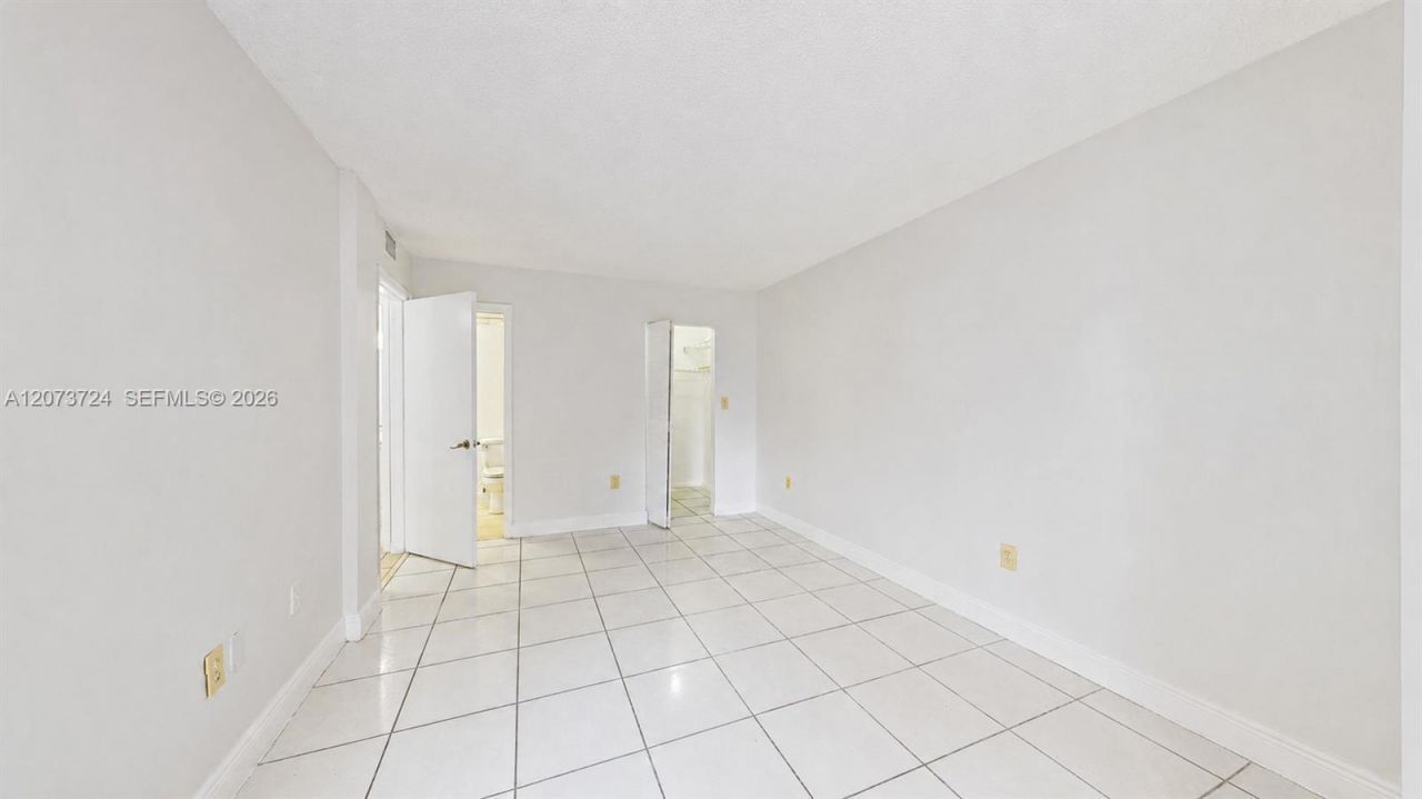 8205 SW 152nd Ave , Unit F212, Miami, FL 33193 Photo