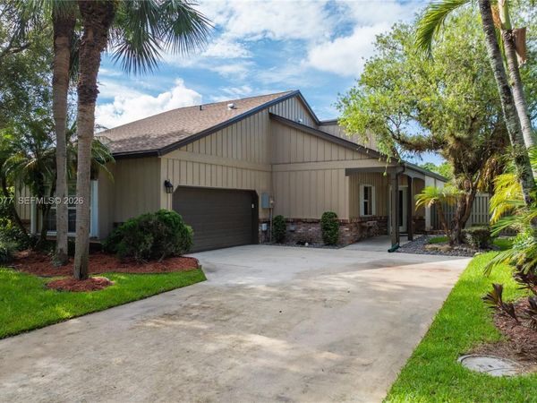 6526 Windsor Dr , Parkland, FL 33067