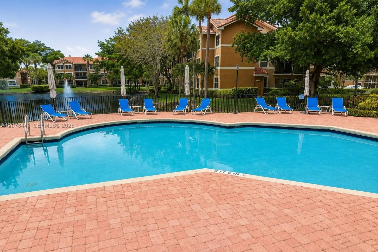 8821 Wiles Rd, Unit 304, Coral Springs, FL 33067 Photo