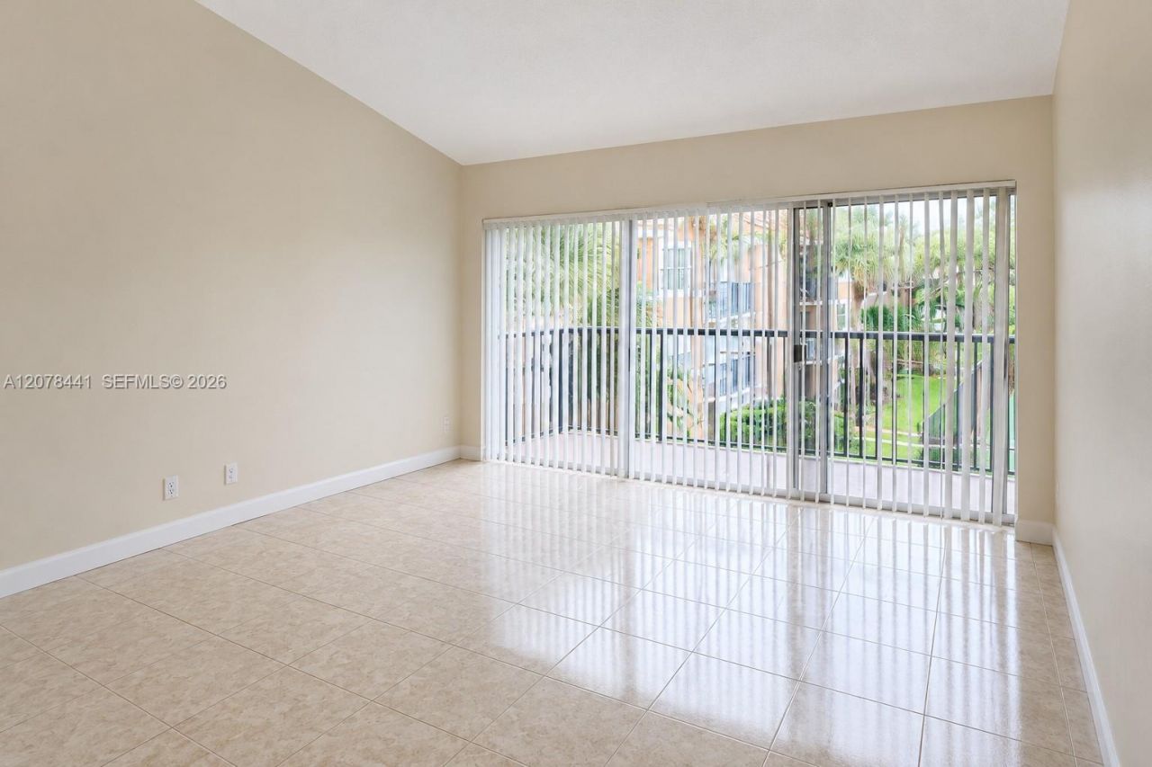 8821 Wiles Rd, Unit 304, Coral Springs, FL 33067 Photo
