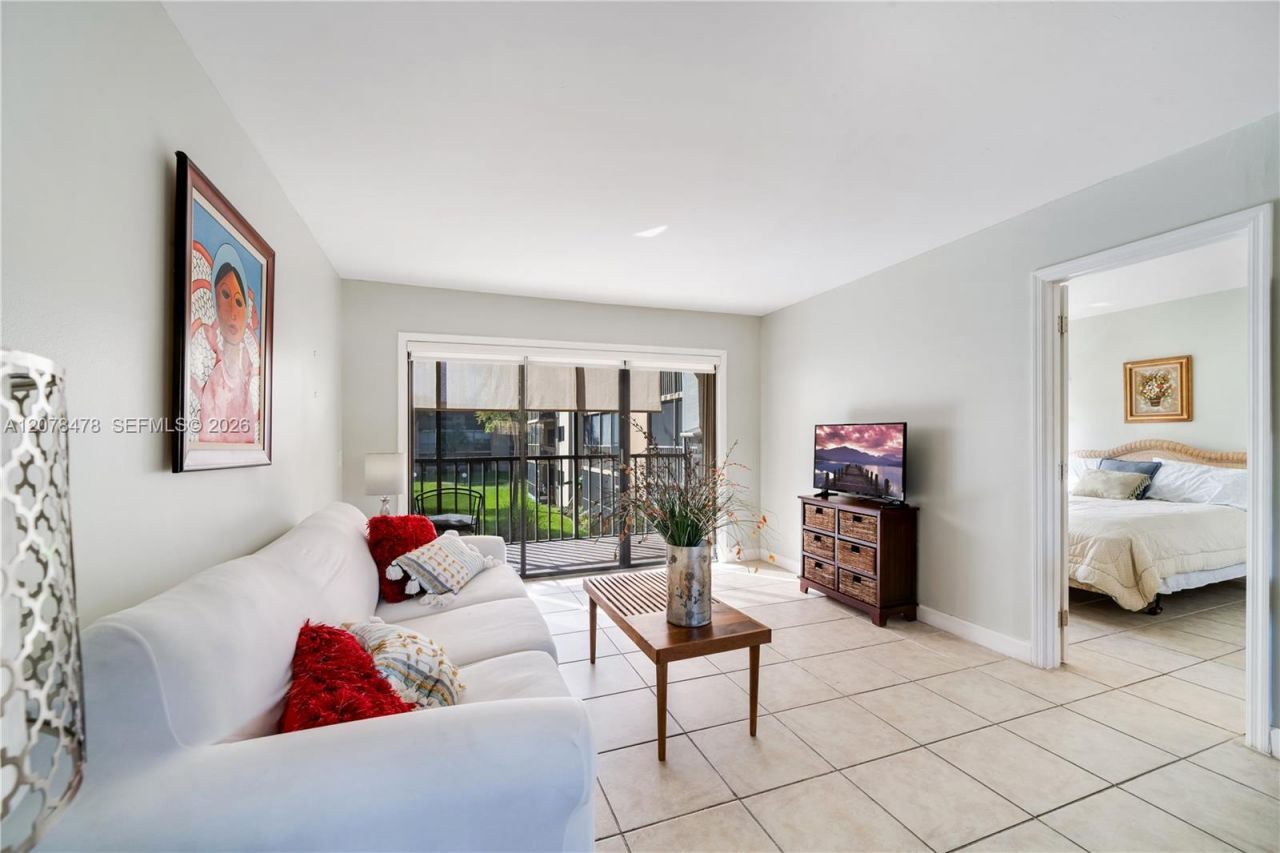 8415 SW 107th Ave , Unit 258W, Miami, FL 33173 Photo