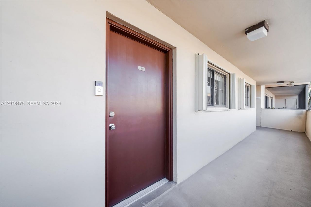 8415 SW 107th Ave , Unit 258W, Miami, FL 33173 Photo