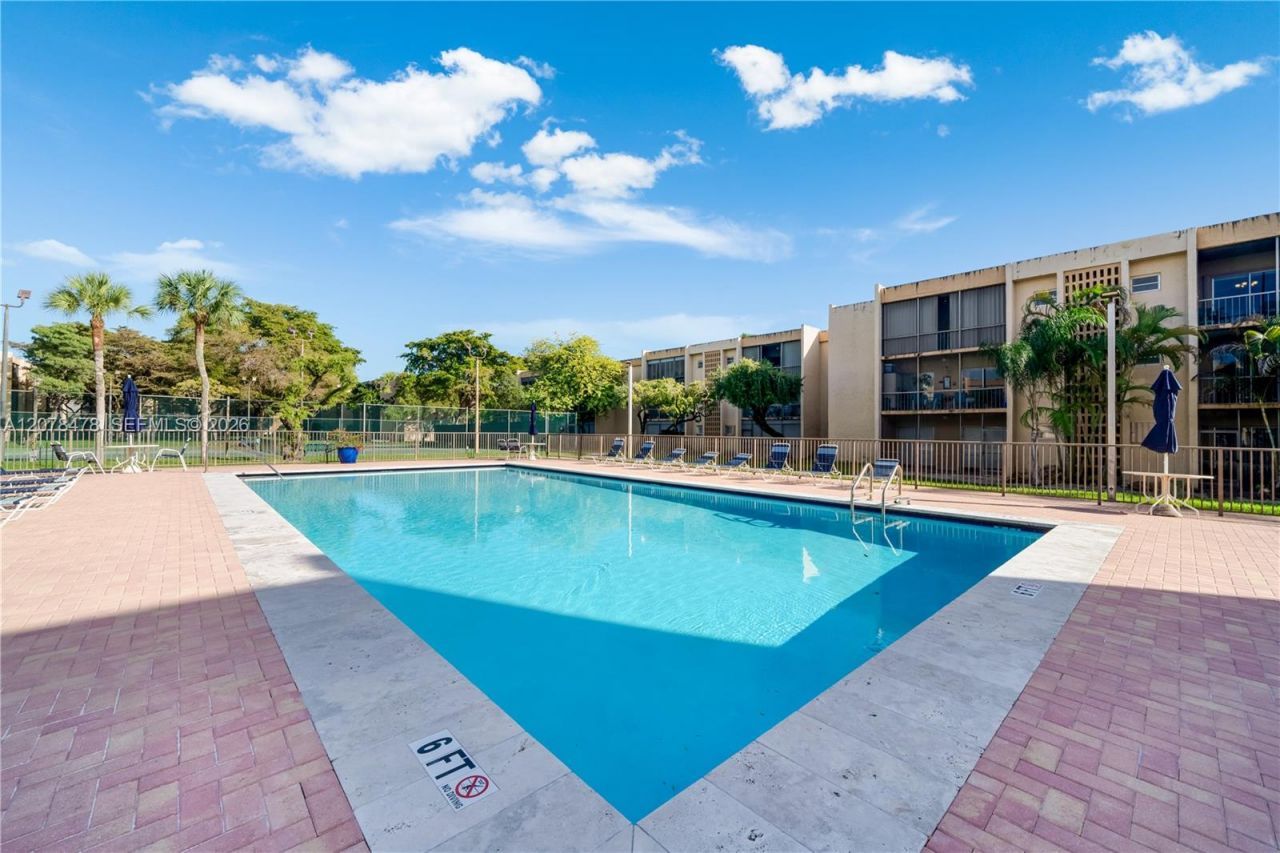 8415 SW 107th Ave , Unit 258W, Miami, FL 33173 Photo