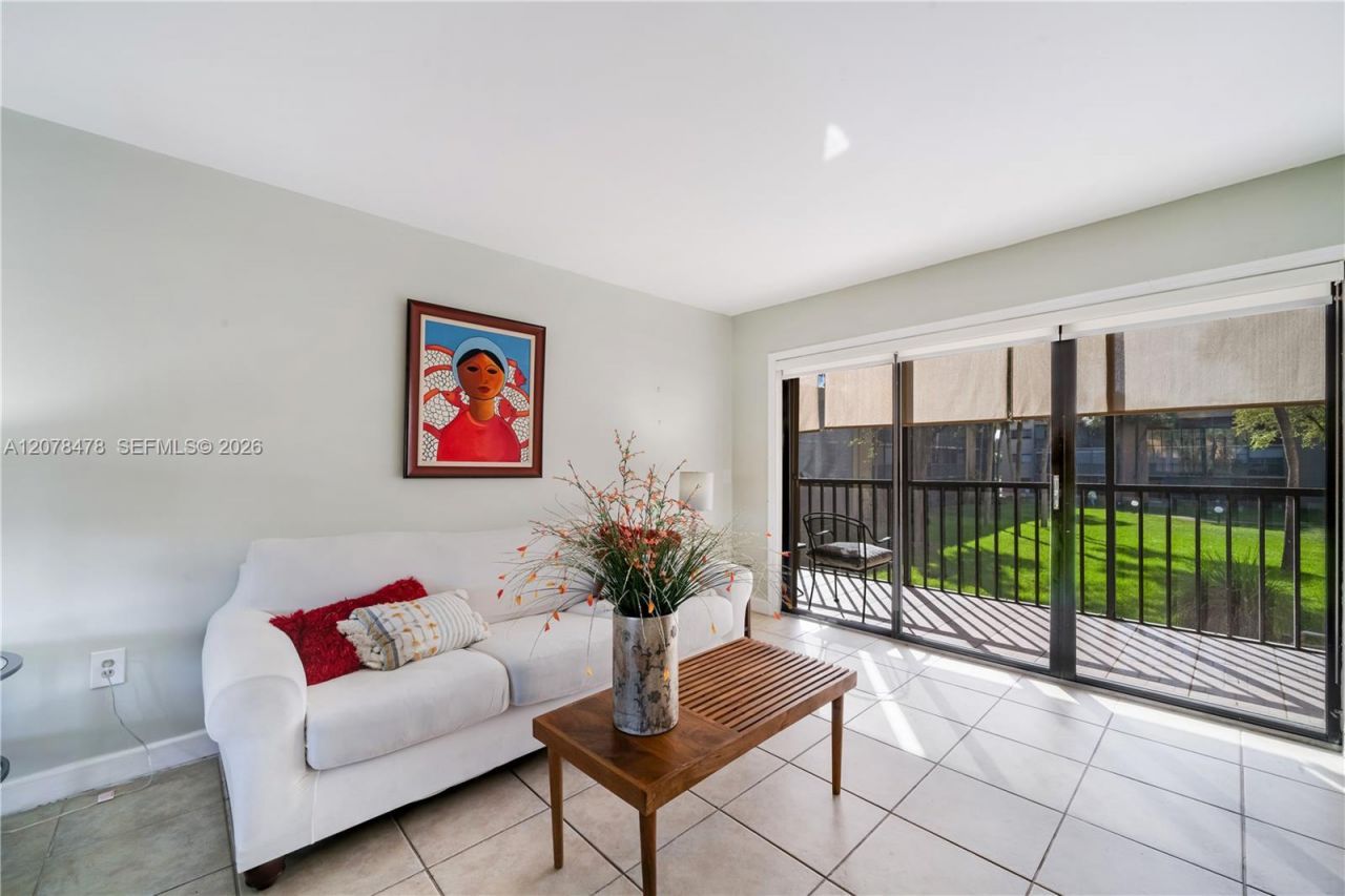 8415 SW 107th Ave , Unit 258W, Miami, FL 33173 Photo