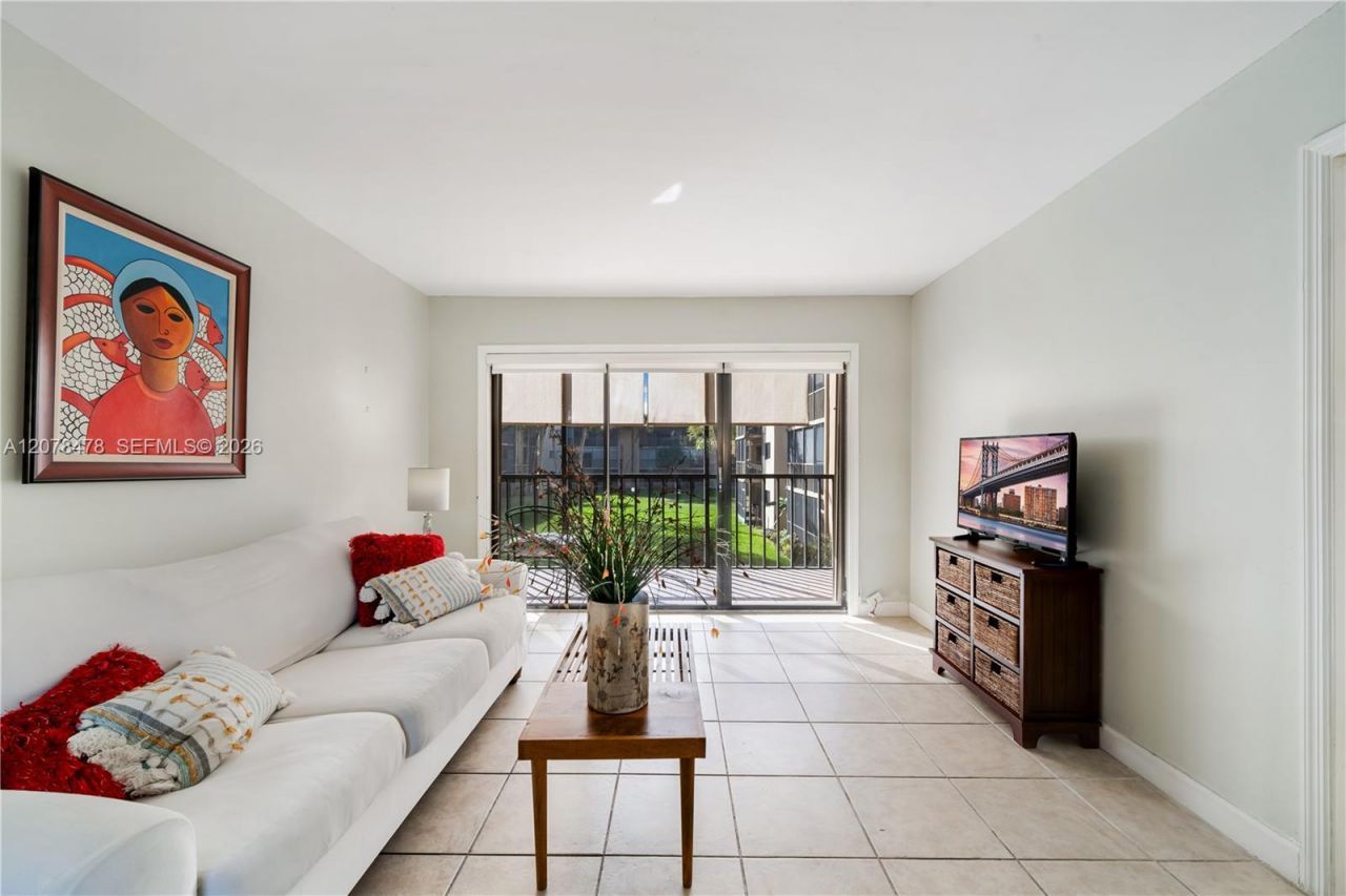 8415 SW 107th Ave , Unit 258W, Miami, FL 33173 Photo