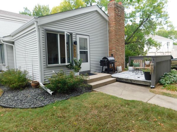 4852 Grenwich Trail N, Oakdale, MN 55128