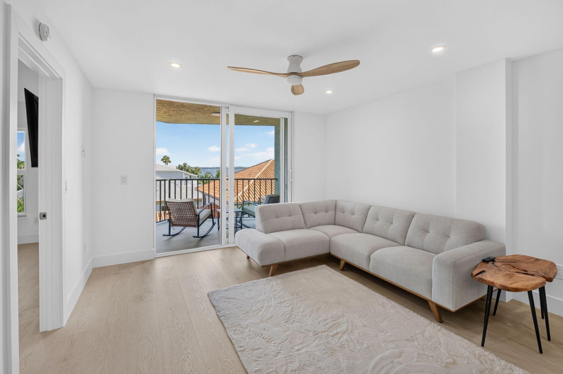 896 N Federal Highway, Unit 421, Lantana, FL 33462 Photo
