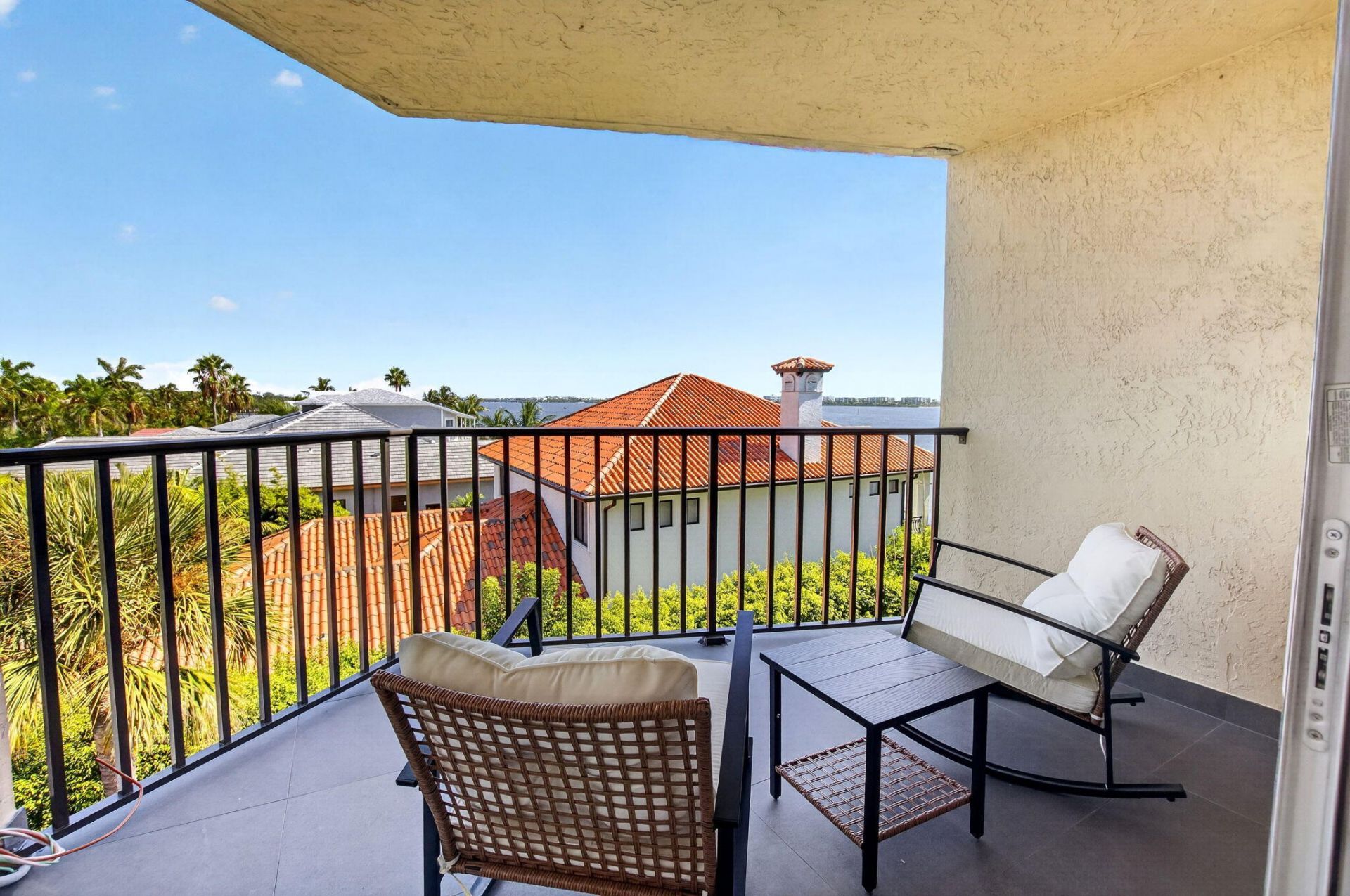 896 N Federal Highway, Unit 421, Lantana, FL 33462 Photo