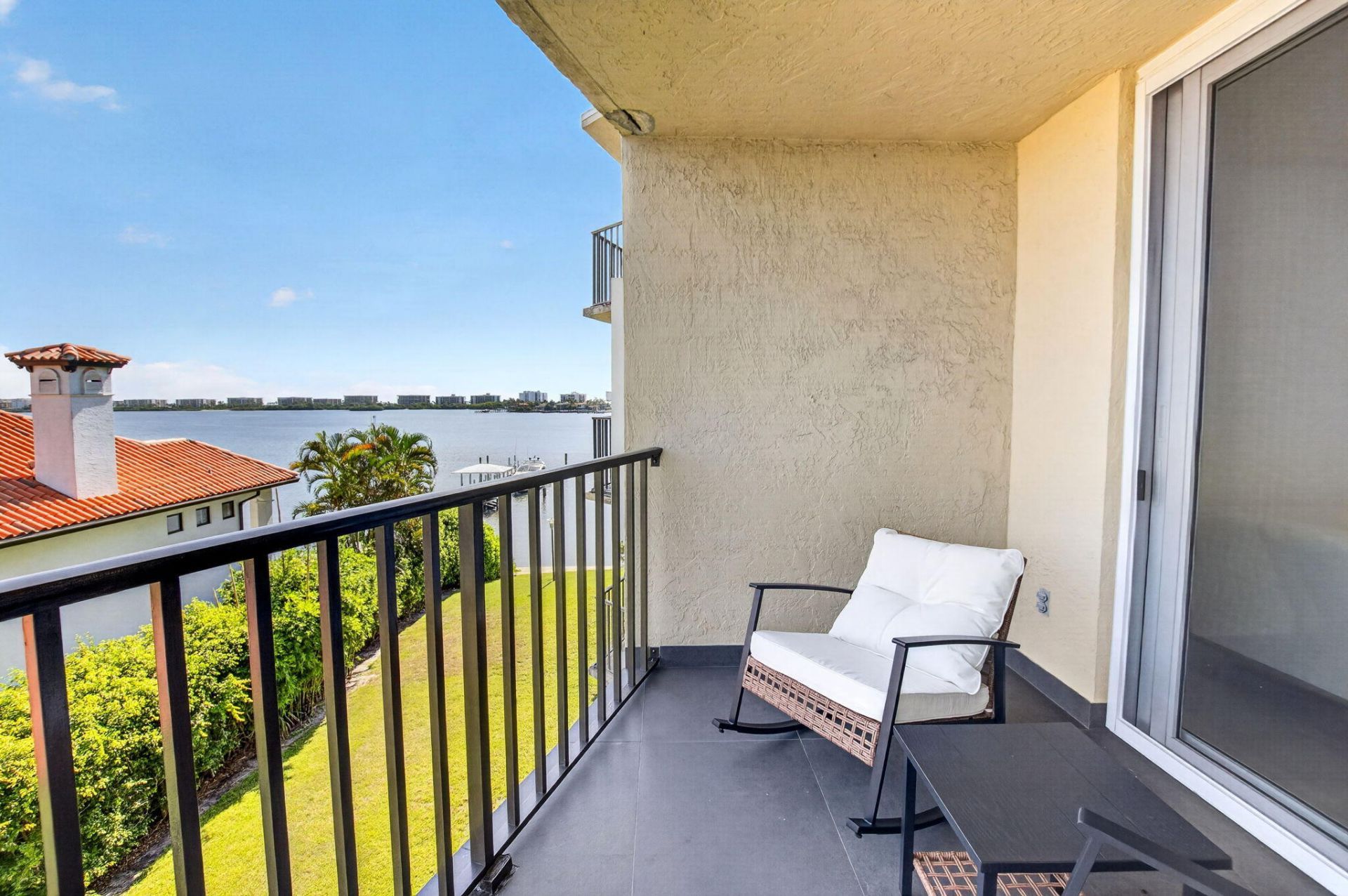 896 N Federal Highway, Unit 421, Lantana, FL 33462 Photo