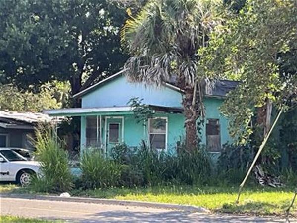 614 Dundas Court, Fort Pierce, FL 34950