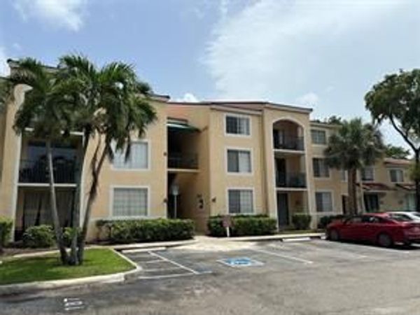 1733 Village Boulevard, Unit 306, West Palm Beach, FL 33409