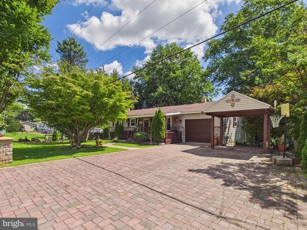 1115 CANADOCHLY ROAD, YORK, PA 17406