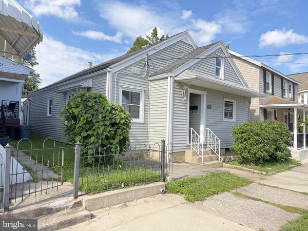 8 E HOLLAND STREET , SUMMIT HILL, PA 18250